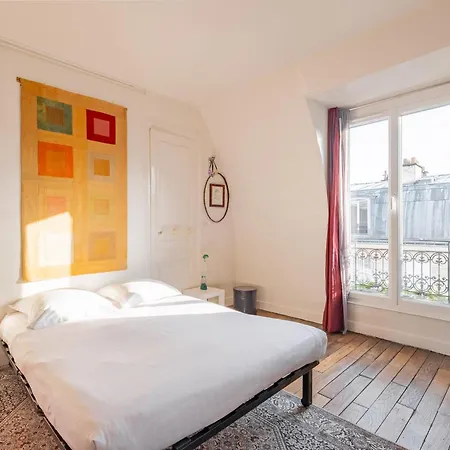 Veeve - Theatre In The Sky Apartment Paris