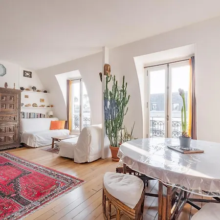 Veeve - Theatre In The Sky Apartment Paris
