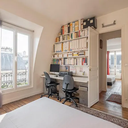 Veeve - Theatre In The Sky Apartment